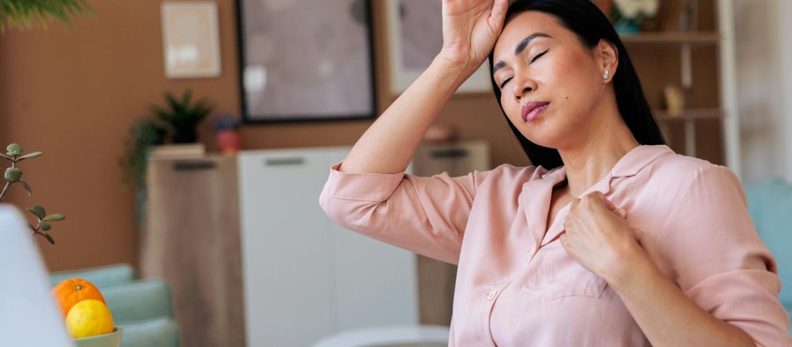 Bouffées de chaleur : quelles sont les solutions naturelles qui marchent ?